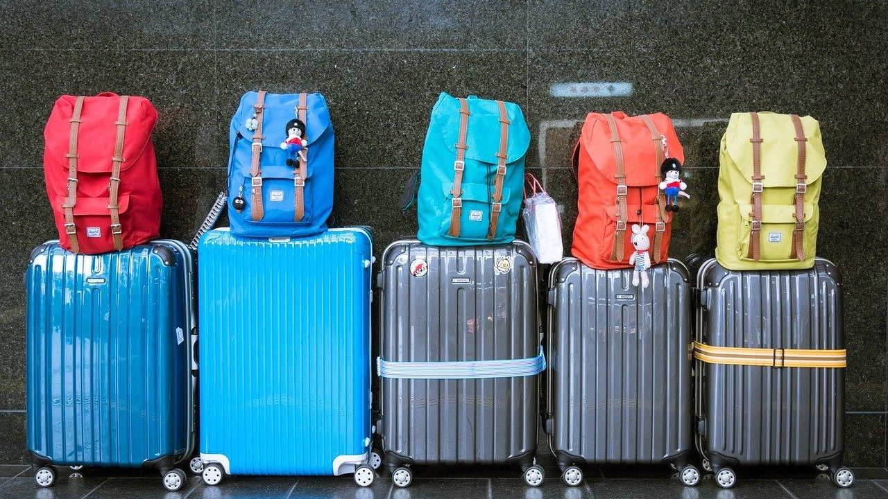 Minimalismo e Nomadismo Digital: Como viver com apenas uma mala?